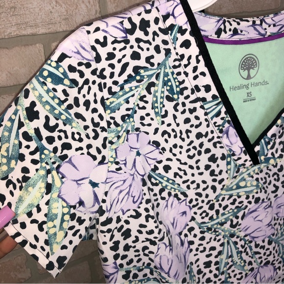 Healing Hands Purple Label Grosgrain Ribbon V-neck cheetah floral scrub top - Picture 2 of 7